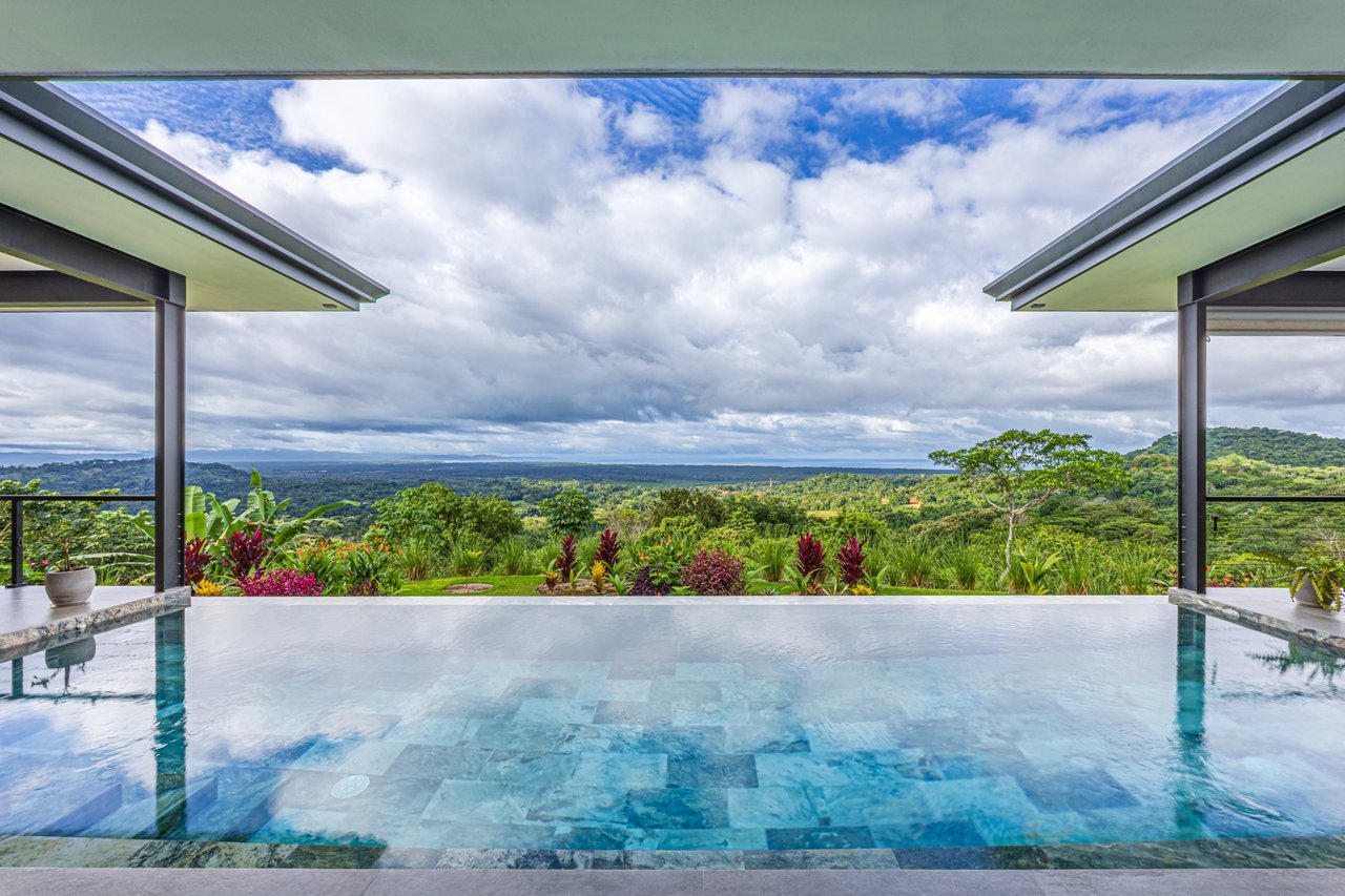 Stunning Off-Grid Modern Home with Spectacular Views and Expansion Potential In Tres Rios