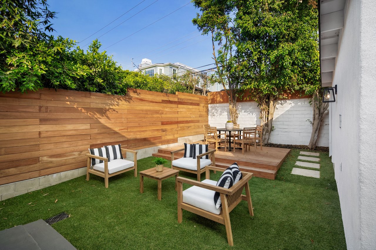 574 Mount Holyoke Ave