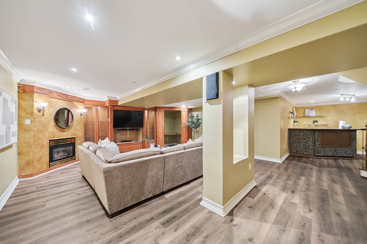 140 Reeve Dr