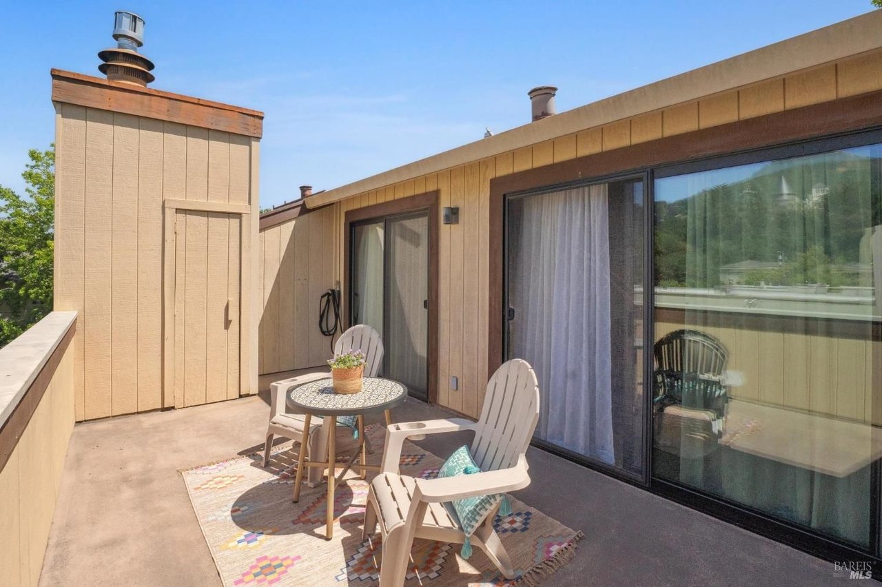 26 Belle Ave Unit 2: Rare Downtown San Anselmo Gem