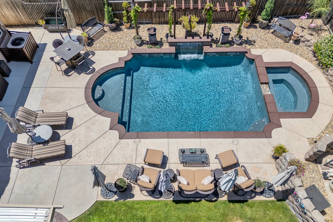 4040 Borderlands Dr