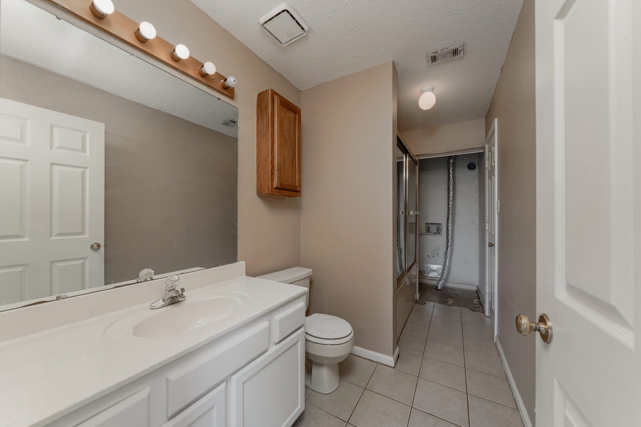 2 bedroom Condo in Madison City!!! Madison Towne Centre Community!