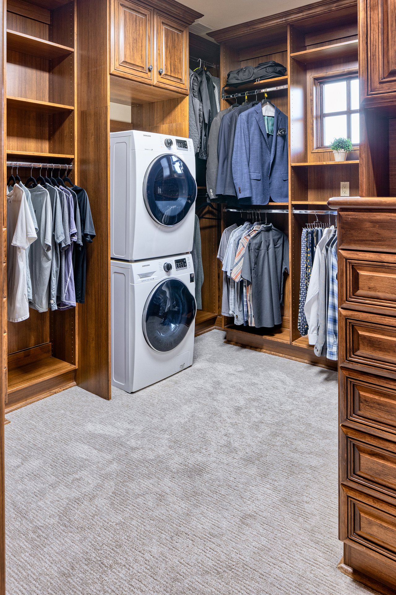 8243 N MOCKINGBIRD Lane