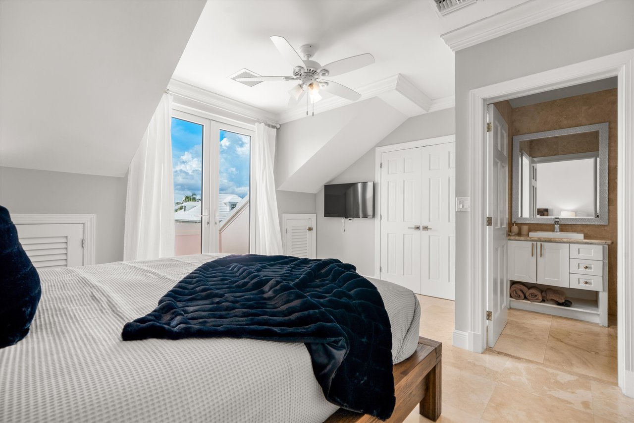 Luxury Oceanview Residence in Palm Cay 