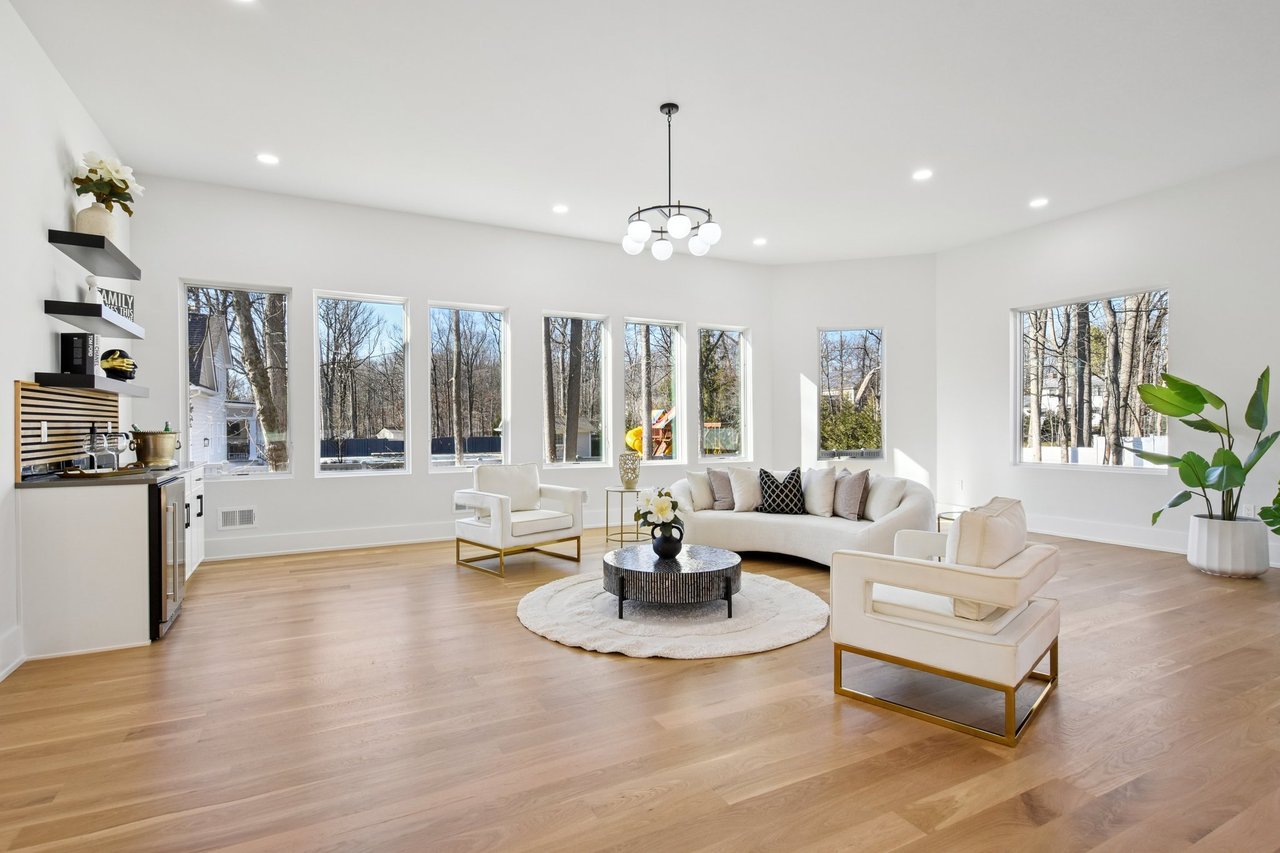 19 Highlander Dr