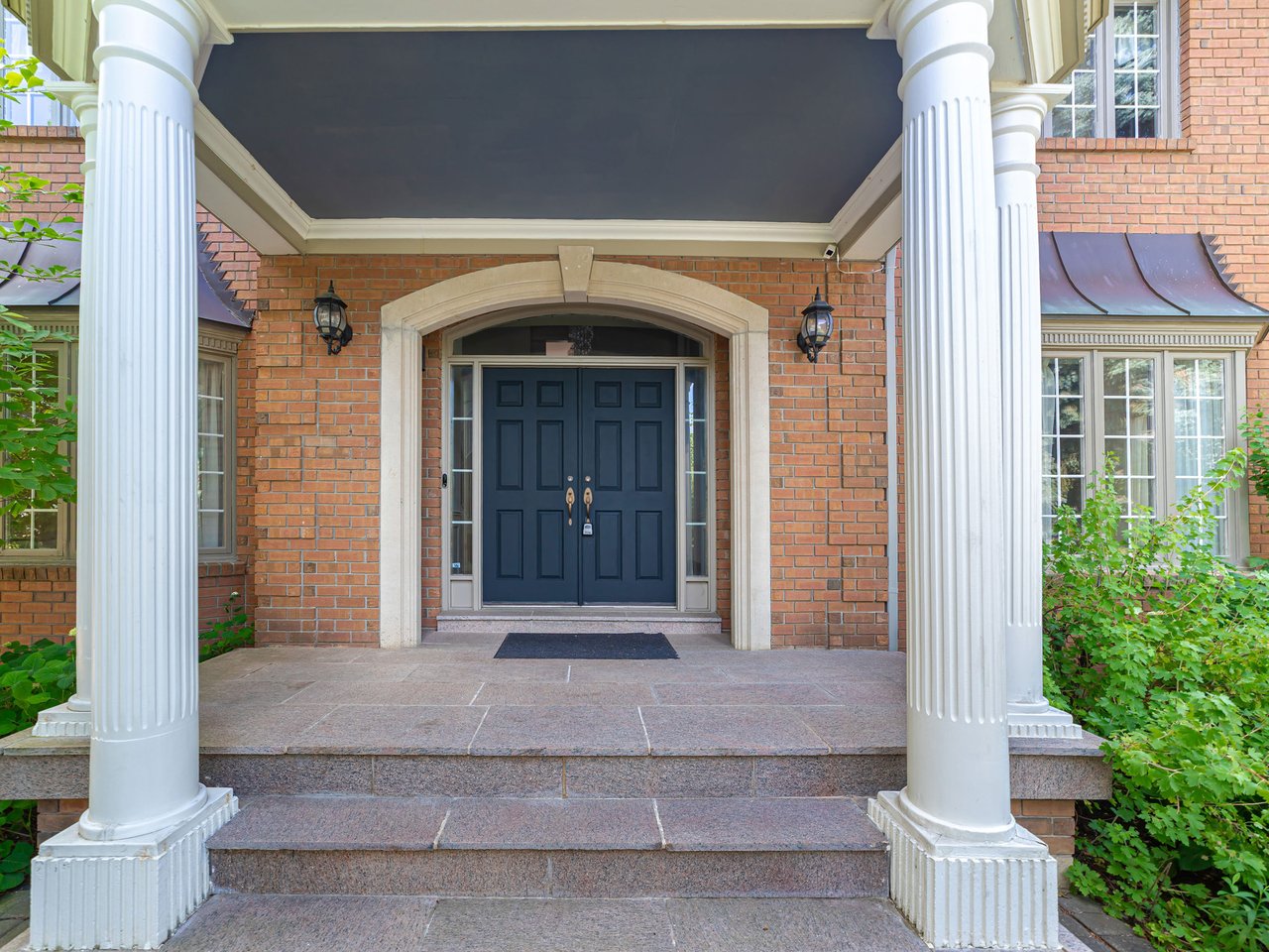 10 Edmund Crescent