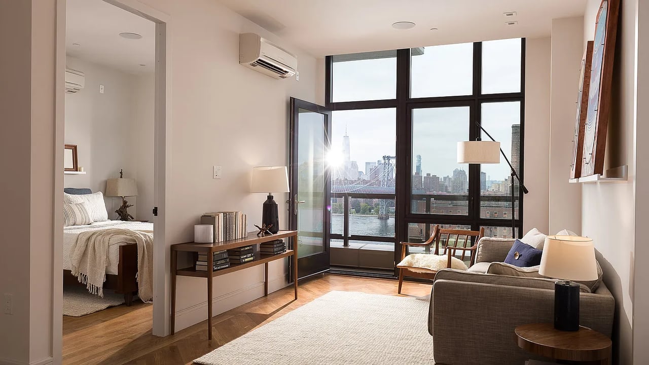 321 Wythe Avenue #906