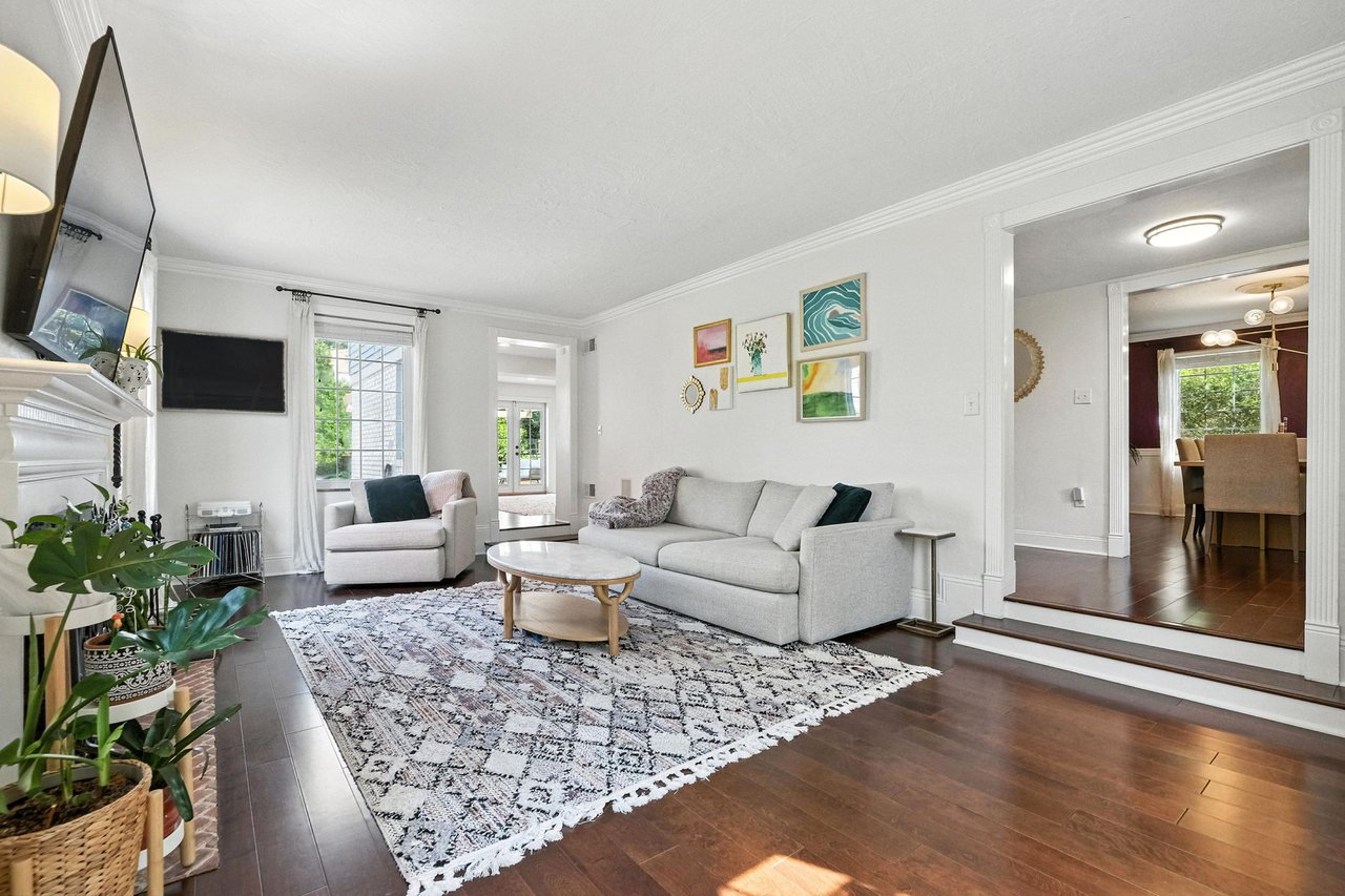590 Kenilworth Dr