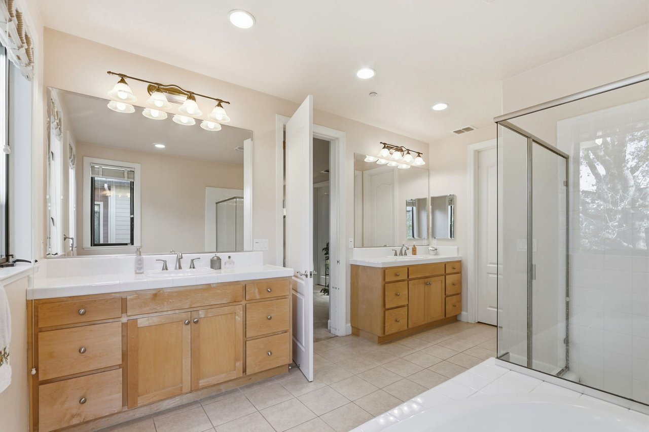 409 Spruce Ln, Palo Alto