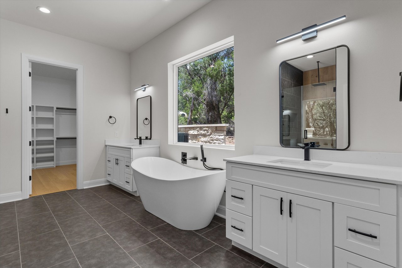 7224 Getaway Dr Jonestown, TX 78645