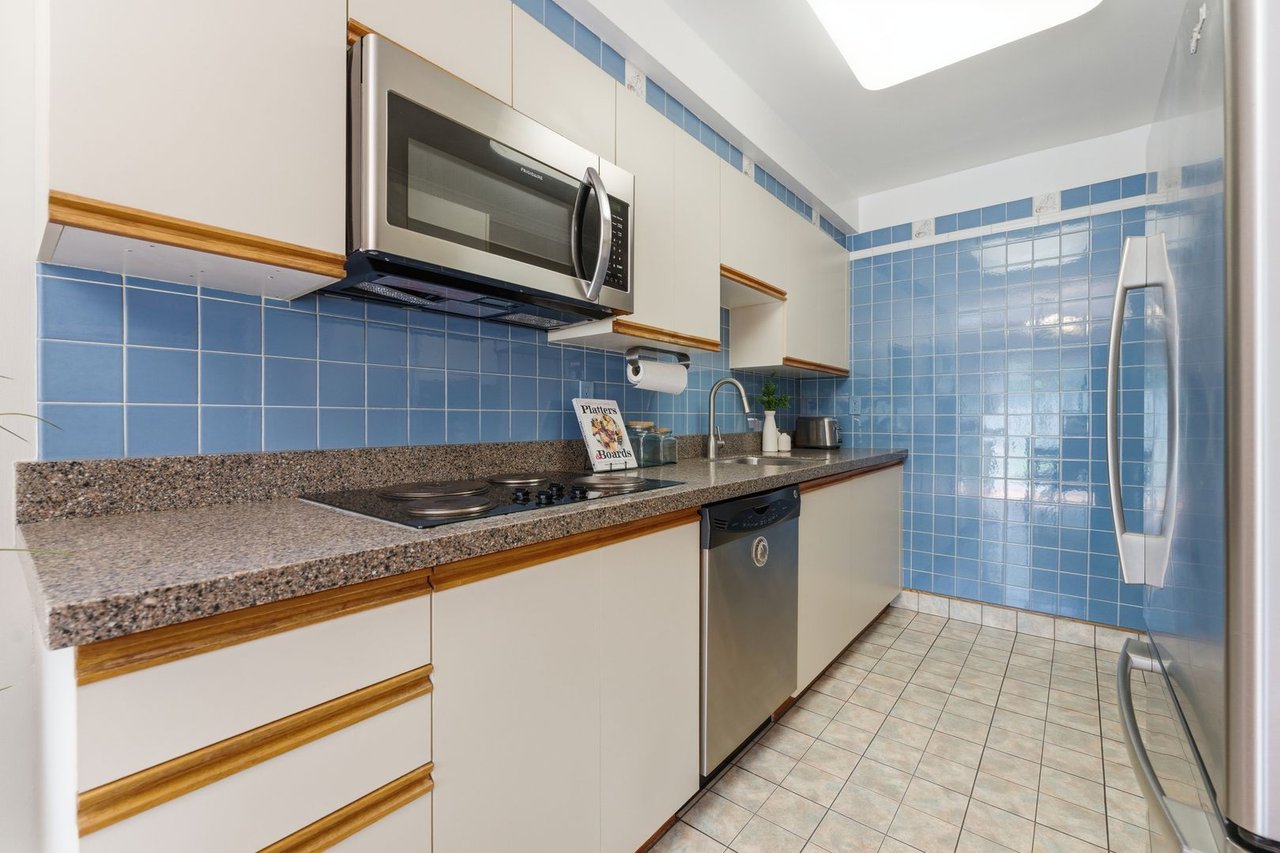1616 Haig Blvd 5