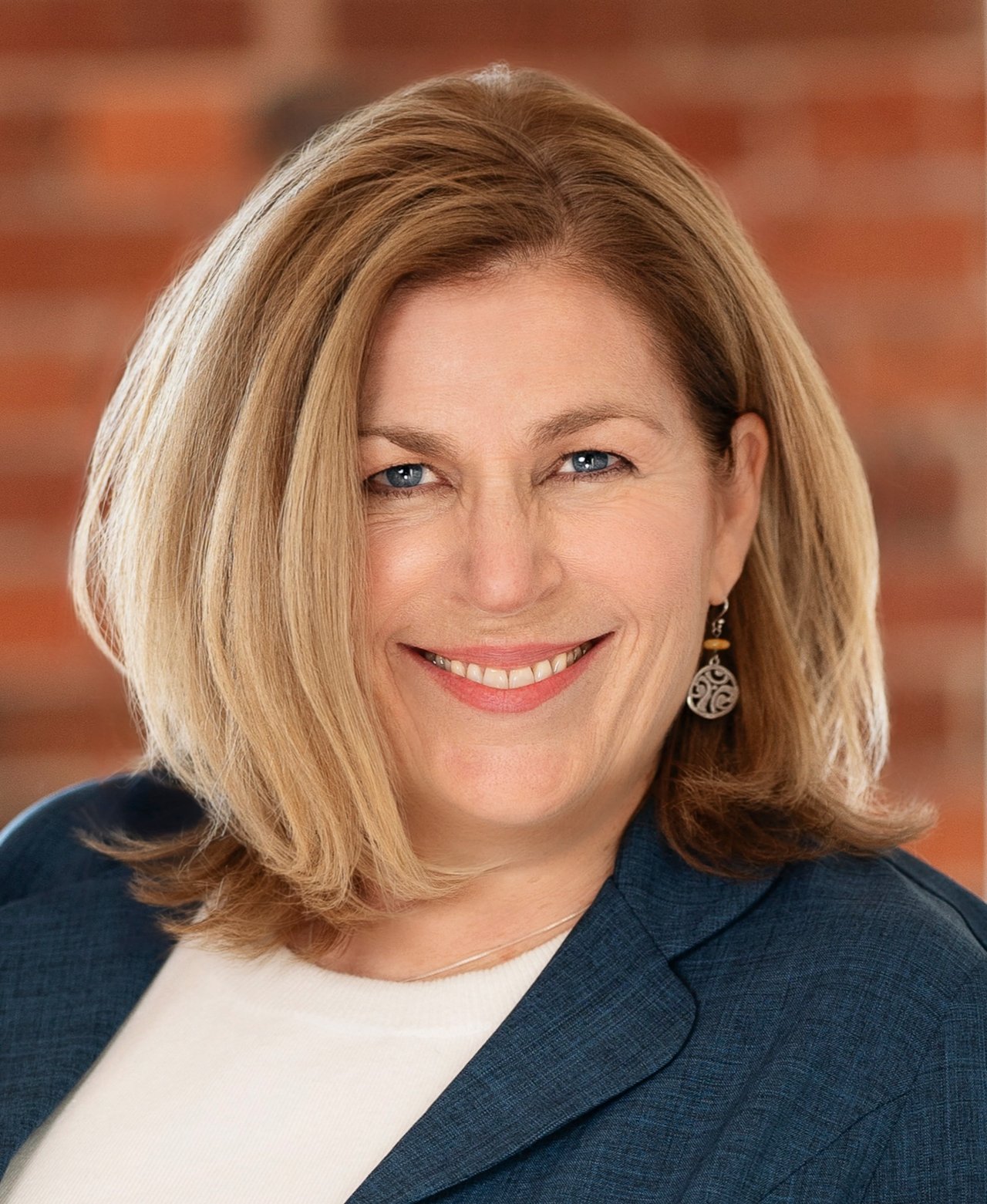 Jennifer Lawrence Bedford, NH Real Estate Agent Headshot