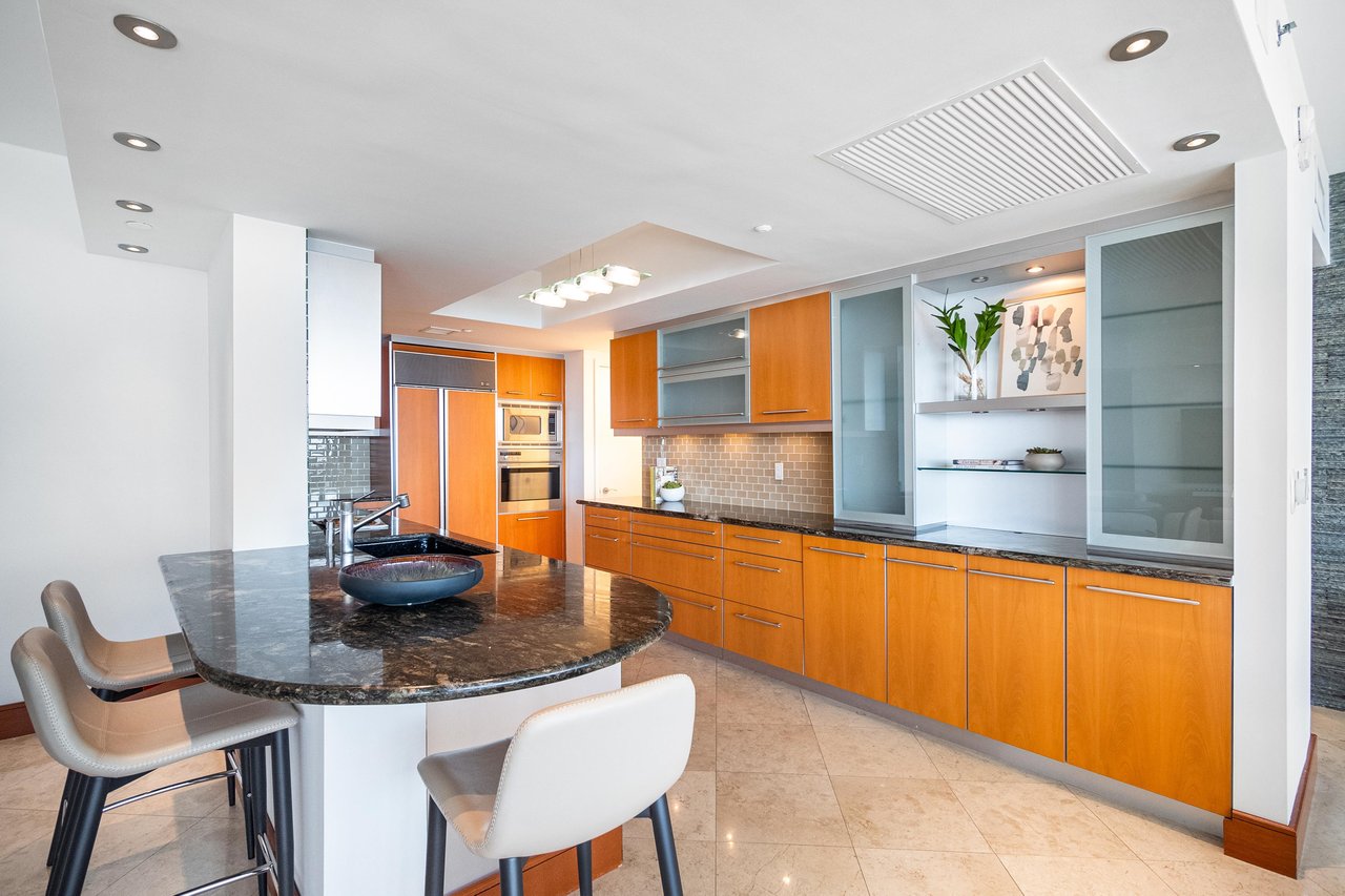 Murano Grande Apt 1106 Jeff Miller Group