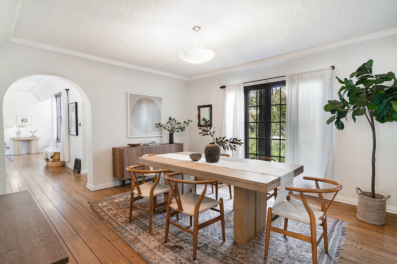 1626 N Orange Grove Ave