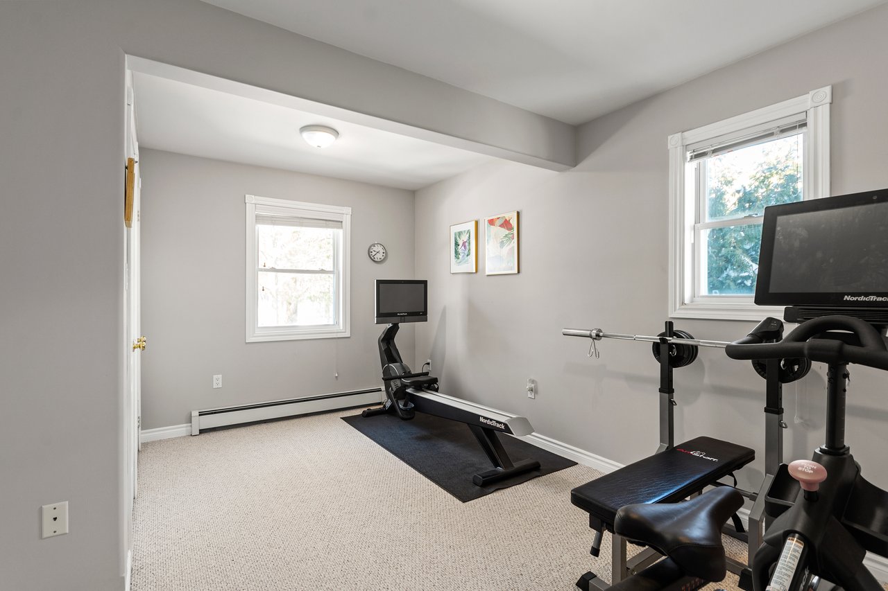 604 CHAMPLAIN Road