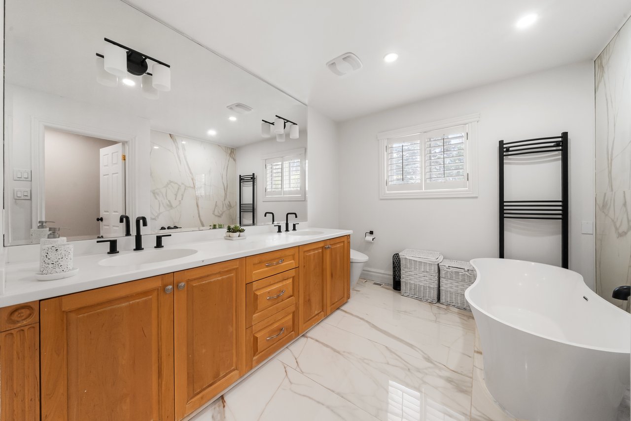 2154 Oneida Cres