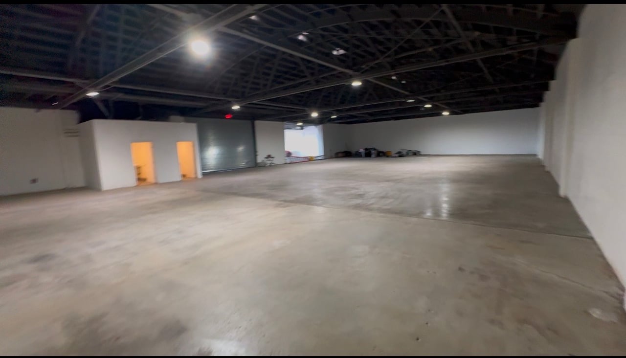 Warehouse 10,000 🪙