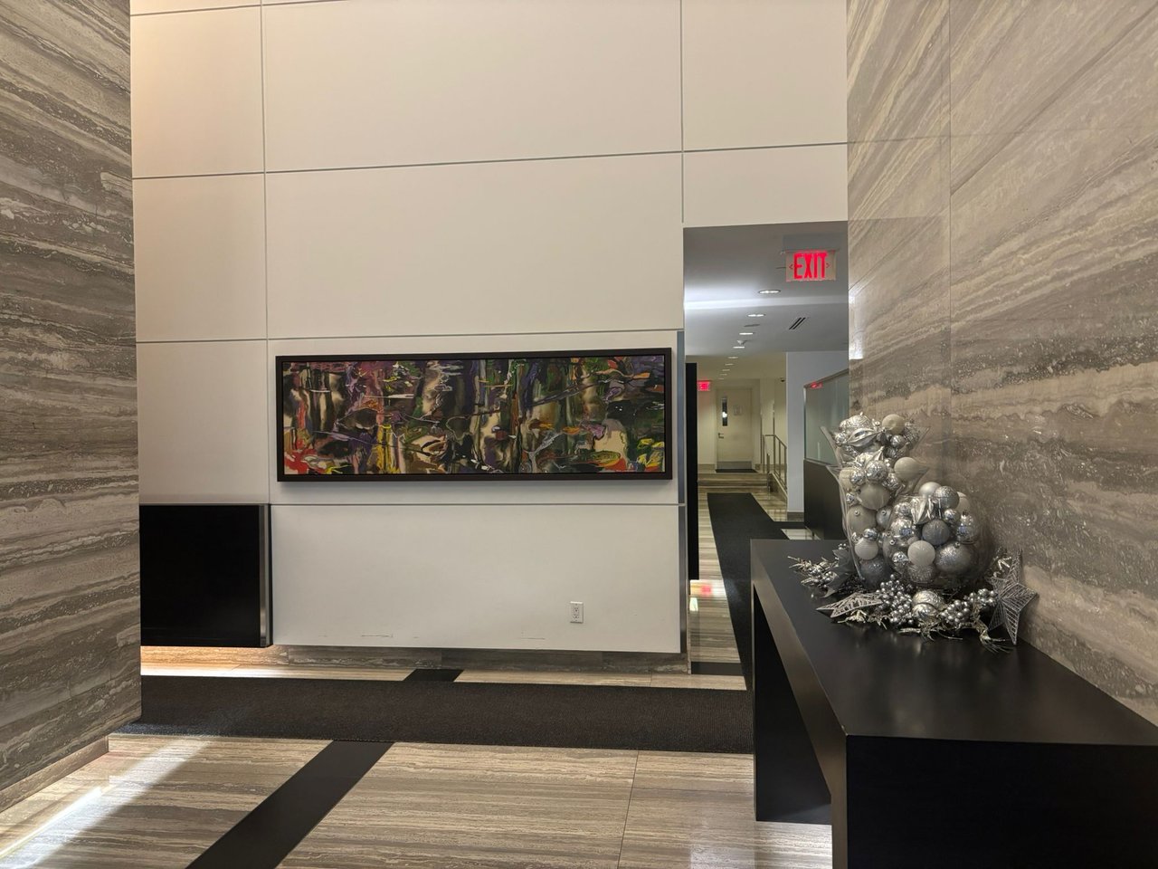 110 Charles St E #2807