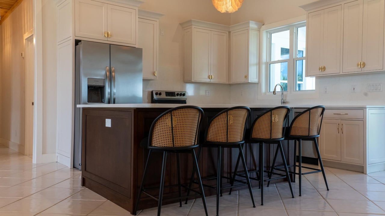 Sunnyside, Treasure Cay 