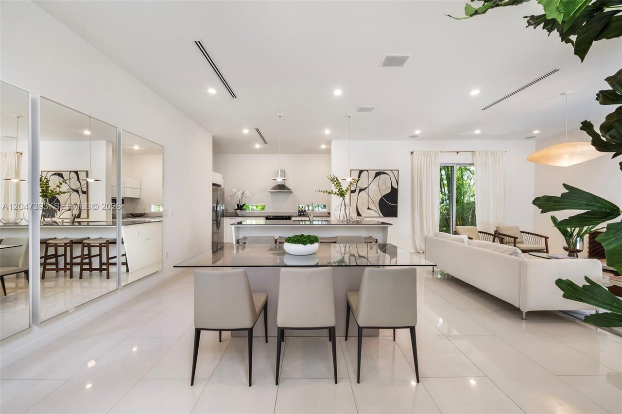 3253-mcdonald-street-miami-fl-home-sold-kitchen