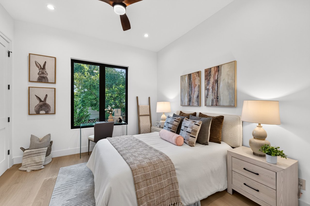 1084 Moffett Circle, Palo Alto, California 94303