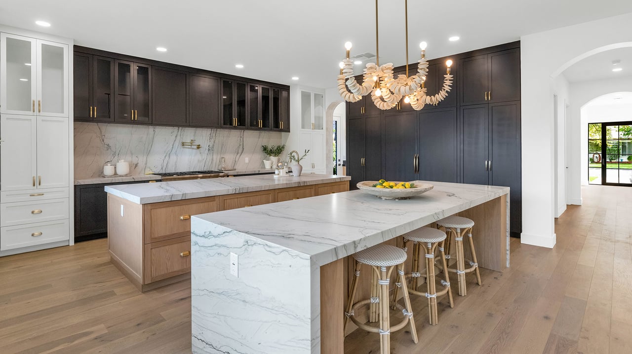4244 N 45TH Place