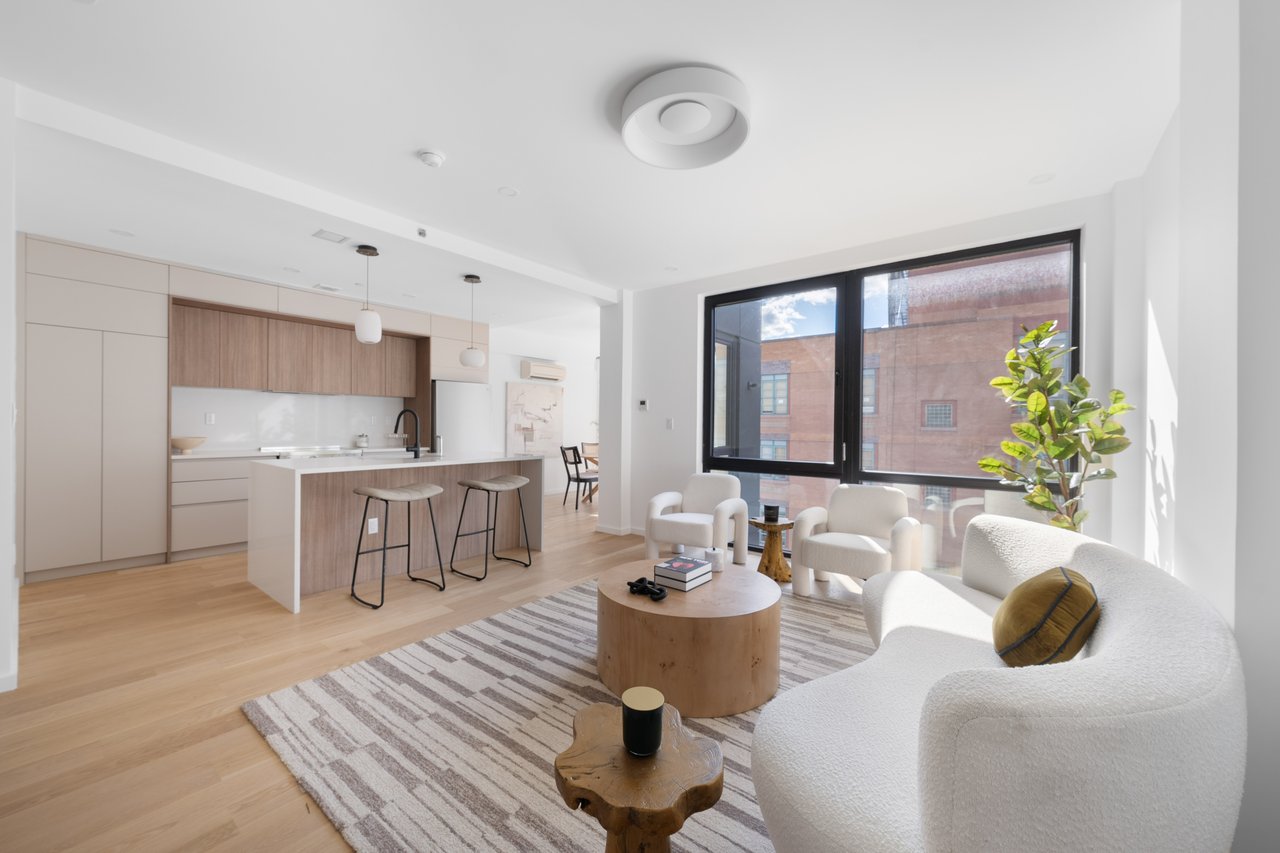 14-35 Broadway, Unit PH