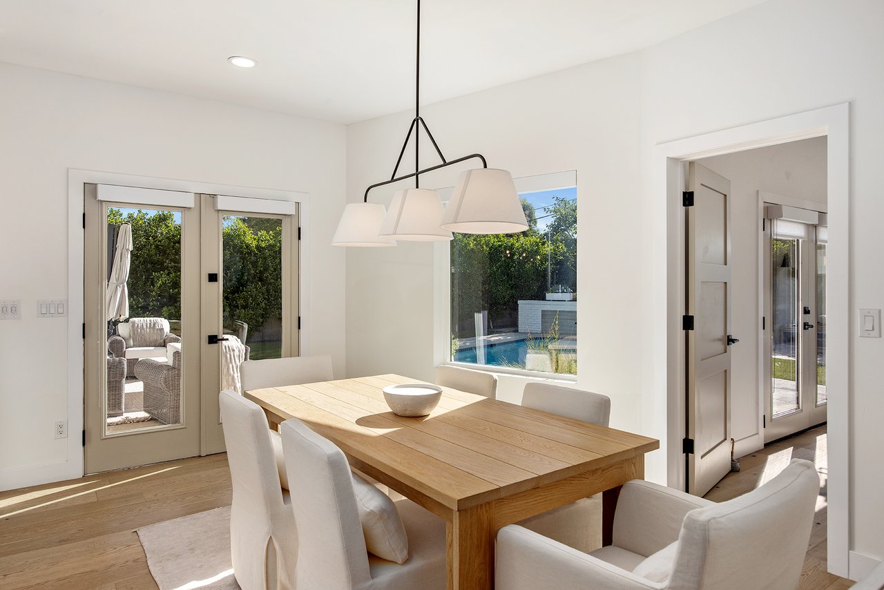 4119 E INDIANOLA Avenue