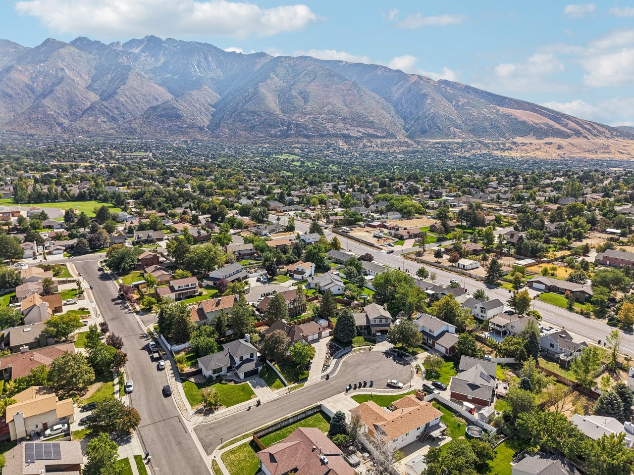 11343 S Clifford Cir