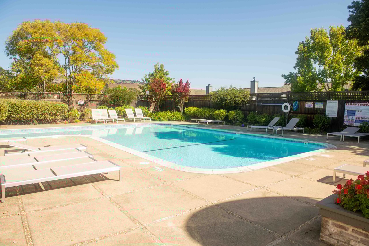 125 Sylvia Way, San Rafael