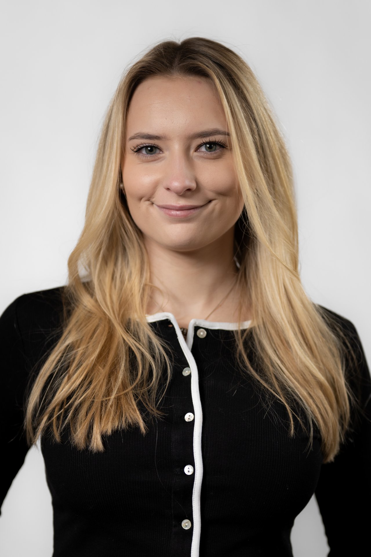 Gabrielle  Robinson photo