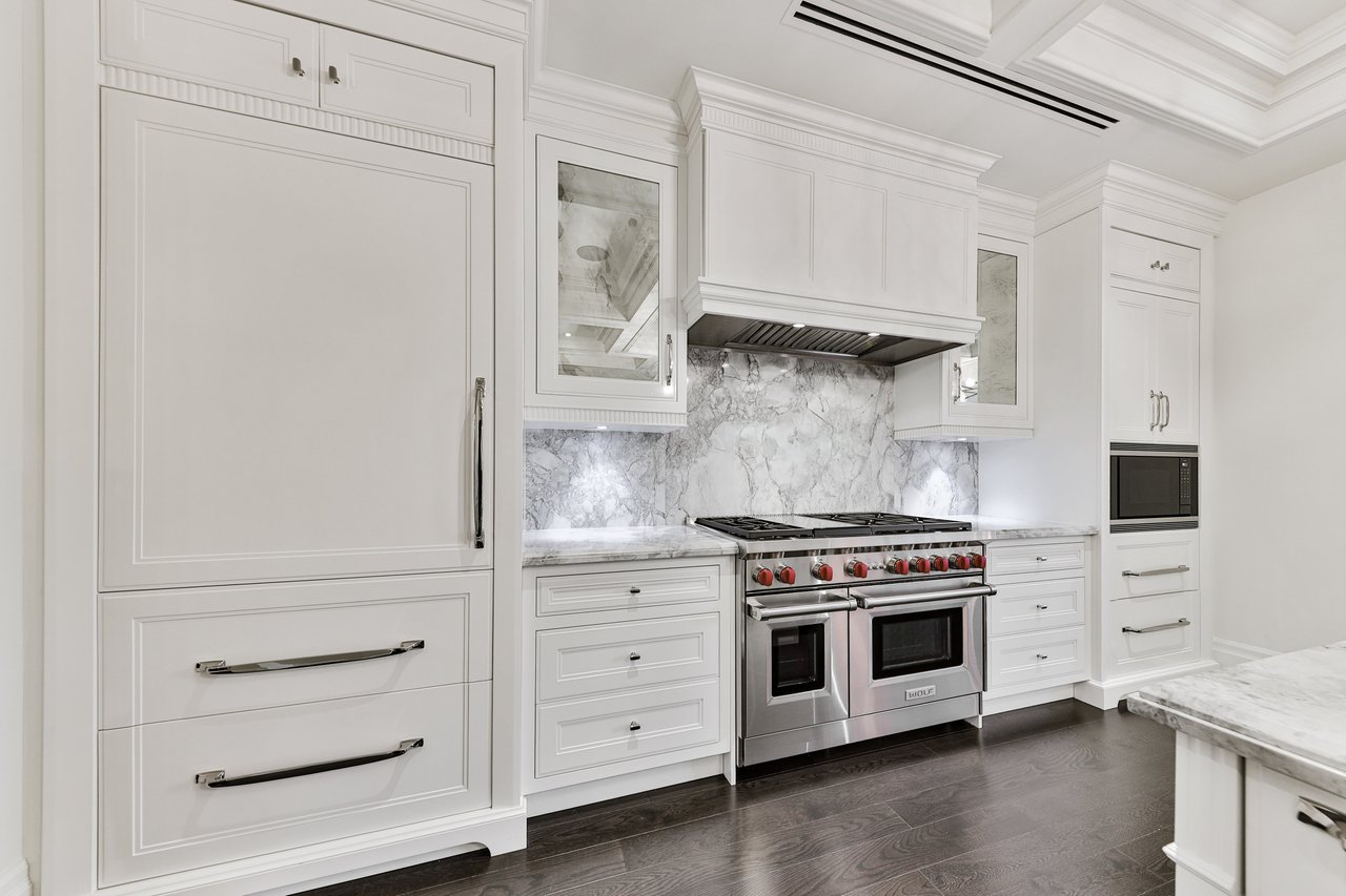 307-300 Randall Street, Oakville