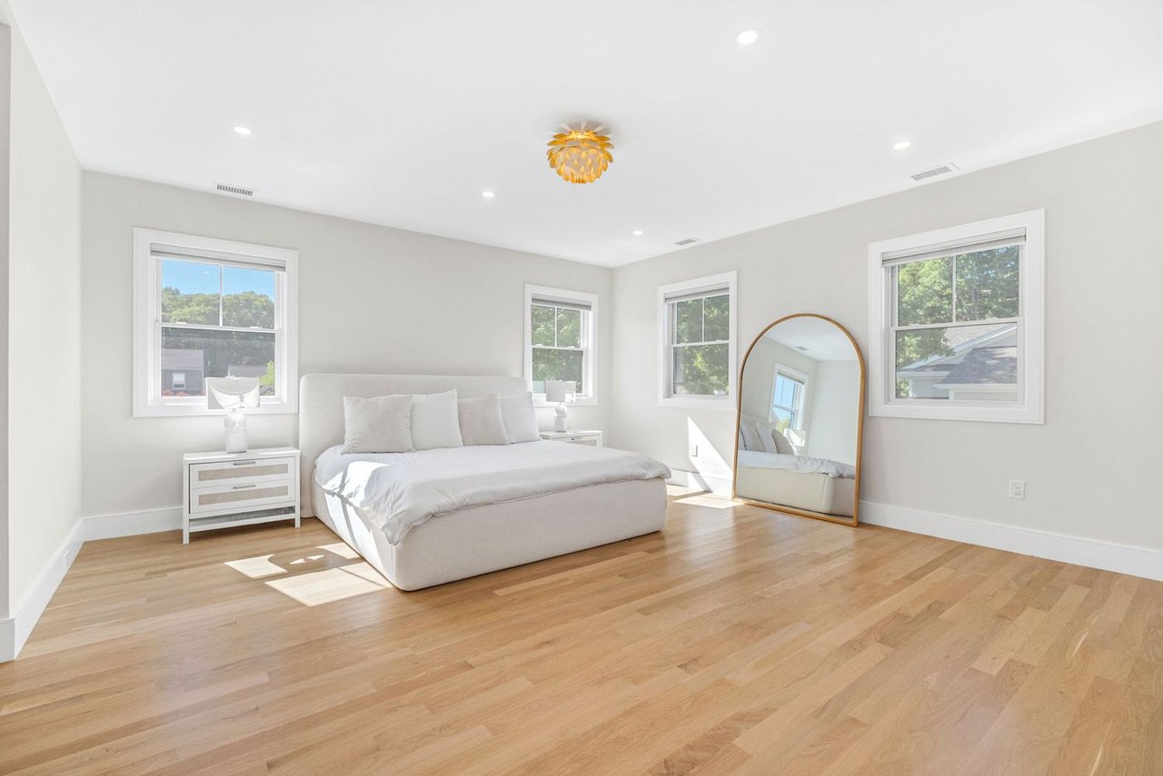 98 Beethoven Ave