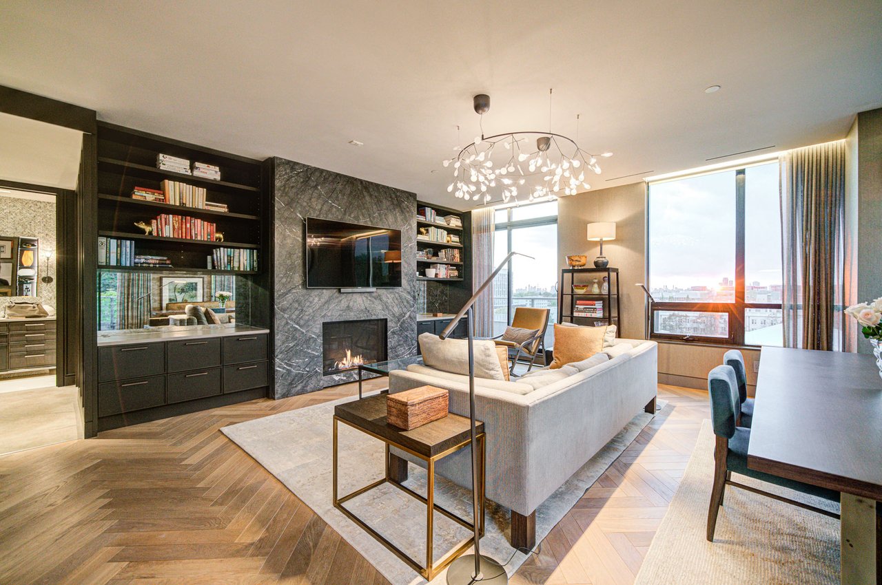 #706 - 377 Madison Avenue, Toronto Unit: 706