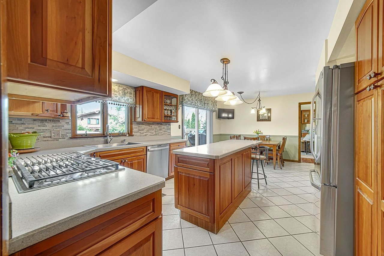 9129 Southwood Dr