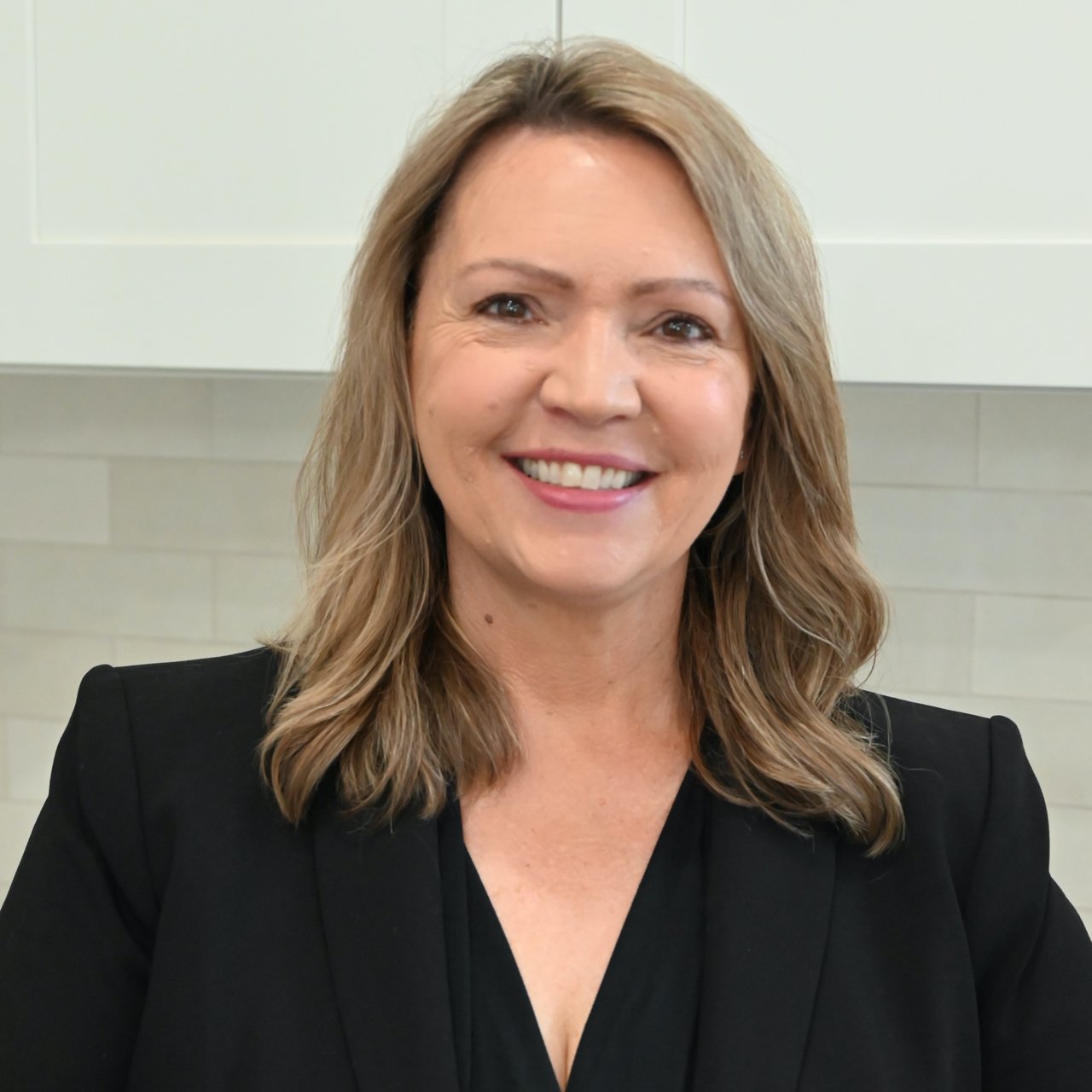 Vivian Knight Charlotte, NC Real Estate Agent Headshot