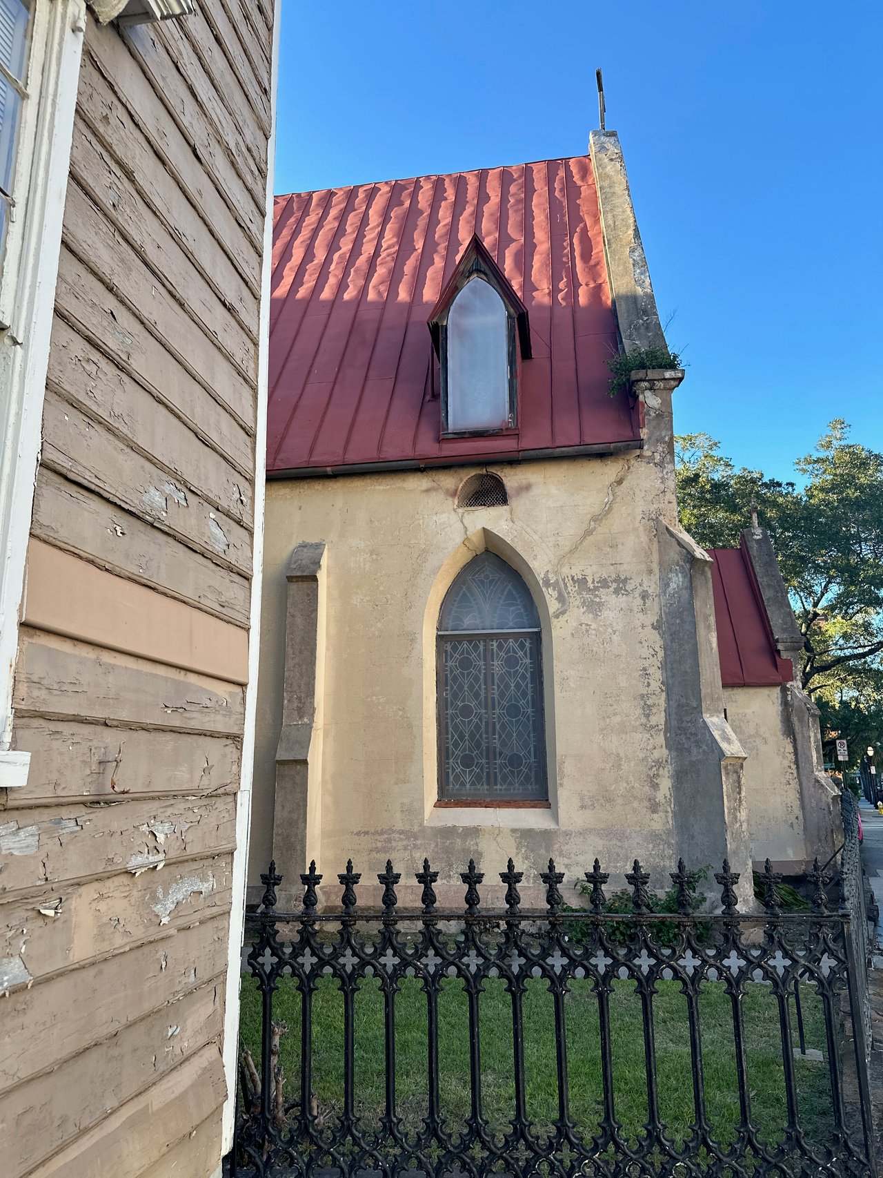 What salary is needed to live comfortably in Charleston, SC