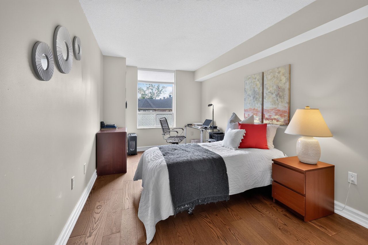 211-221 Robinson Street, Oakville