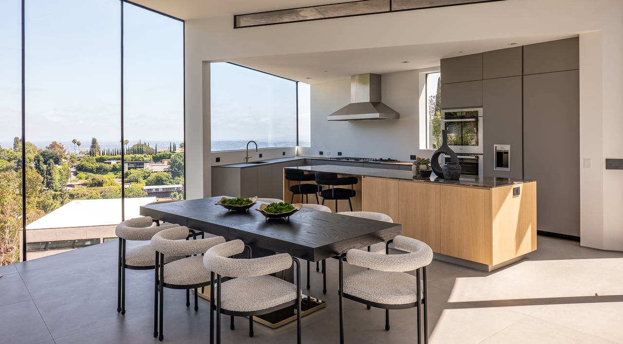 9277 Thrush Way, Sunset Strip