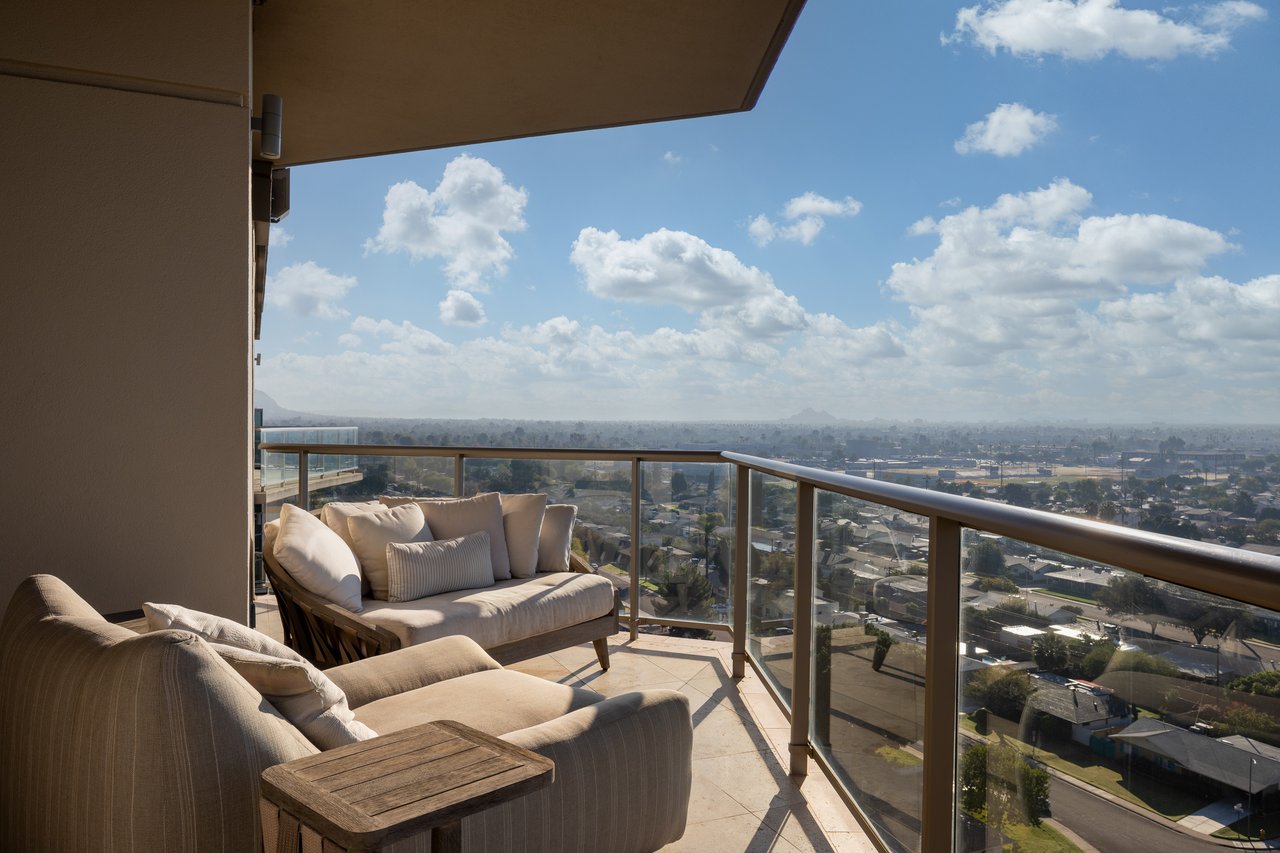 2402 E ESPLANADE Lane PH2