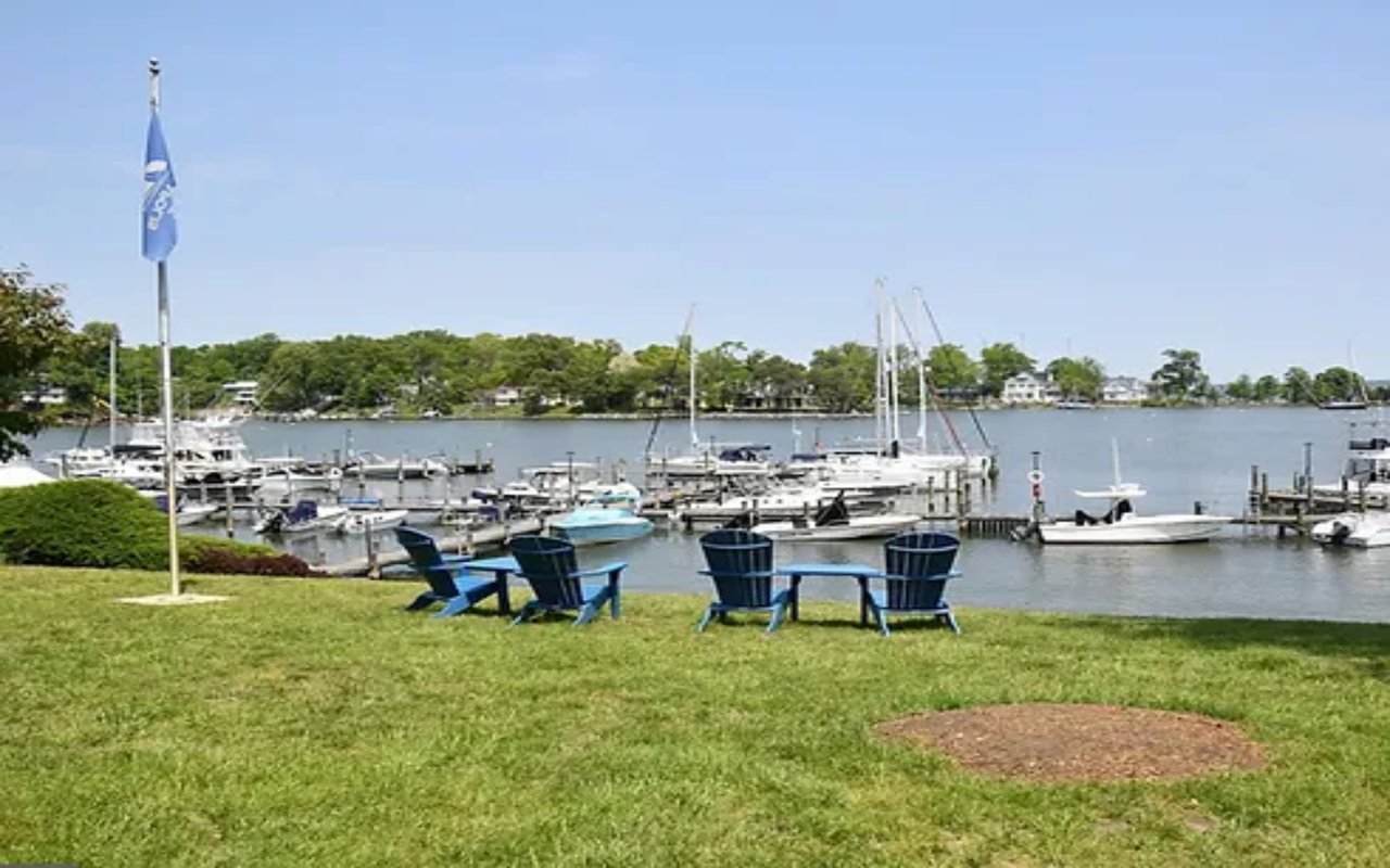 Annapolis Cove