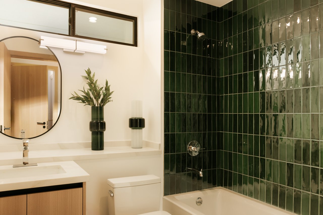 2919 Waverly Unit: 101