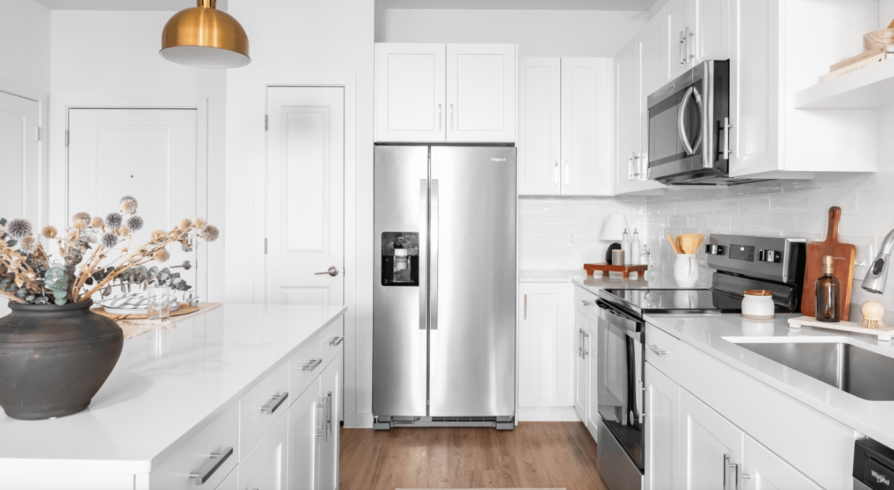 10 weeks free + $2,500 e-gift card