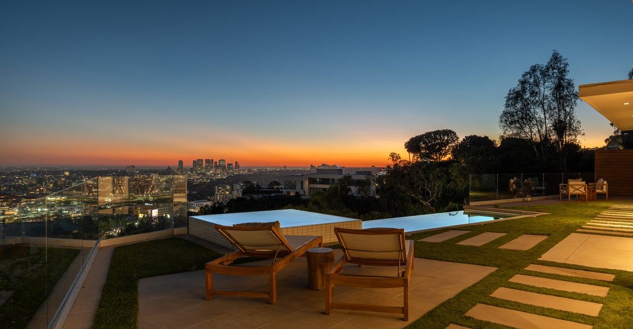 8515 Hedges Way, West Hollywood