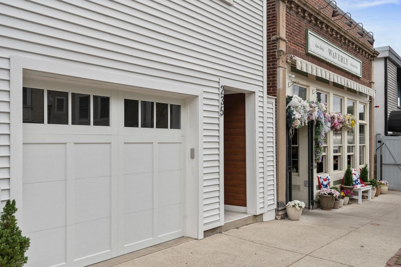 235 Bunker Hill St