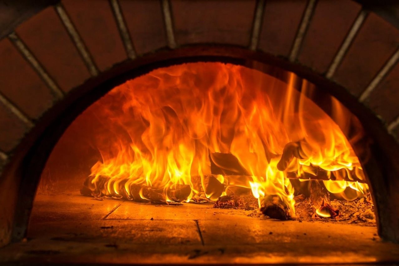 A Guide to Wood-burning Ovens