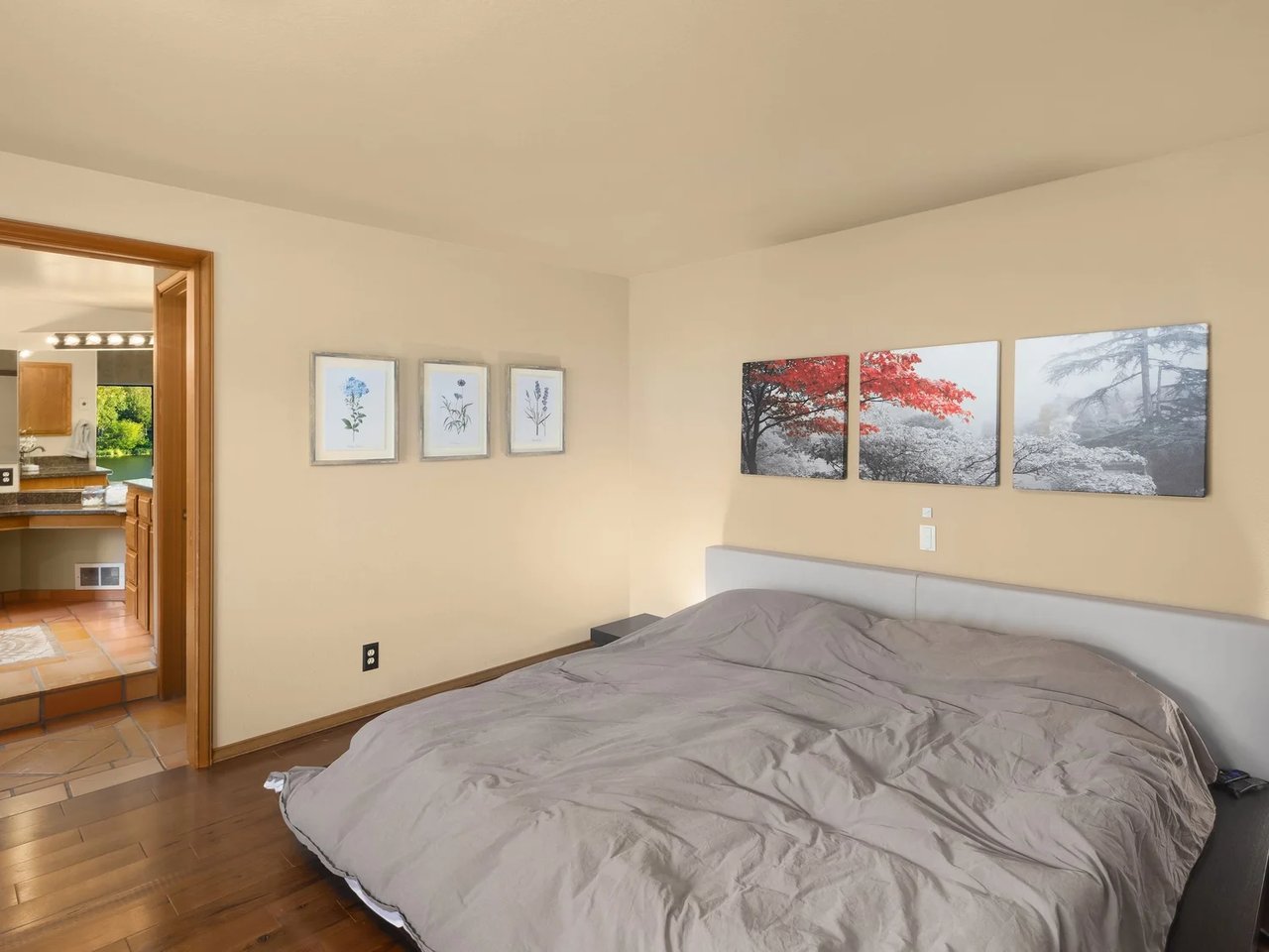 18404 W Lake Desire Dr SE