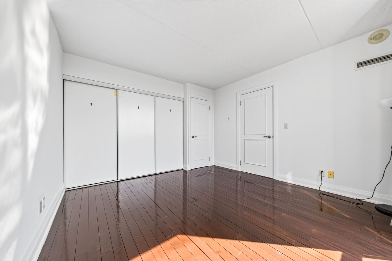 2737 Keele St 312
