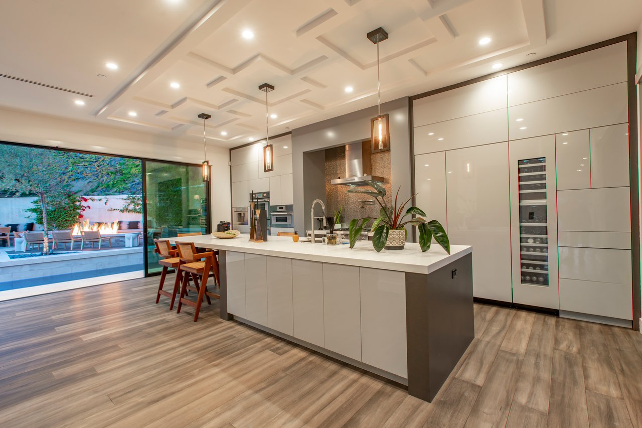 8145 Willow Glen Rd