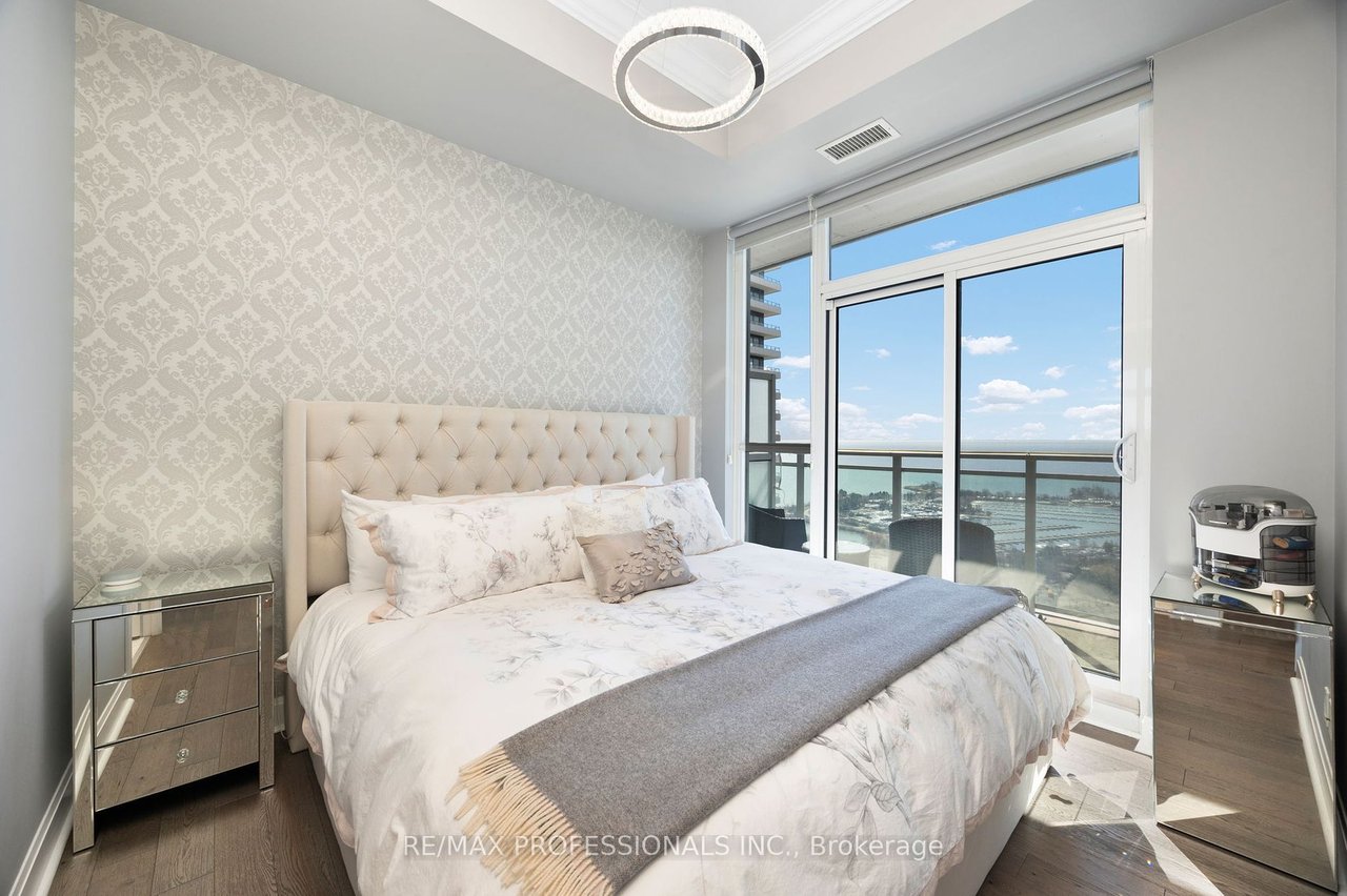 JADE WATERFRONT CONDOS 